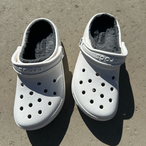 Crocs white with winter gray fuzzy insides M5/W7 - Picture 7 of 9